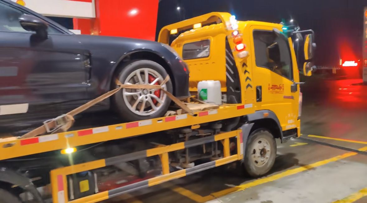 淮北行车途中遇到突发状况该如何呼叫道路救援？
